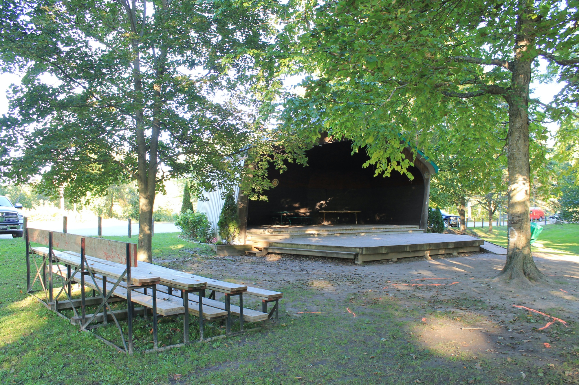 Elgin Park Uxbridge: History, Trails & Events